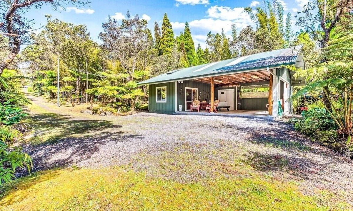 Ohia Estates Cottage | Charming tiny home w/heated floors 5 min from Volcanoes National Park entrance