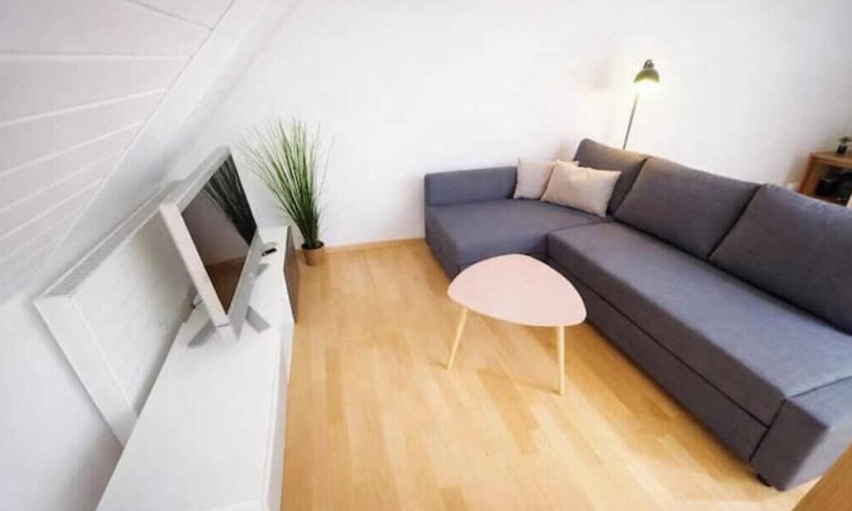 Bumpliz Apartment | Charming top-floor maisonette in Bern