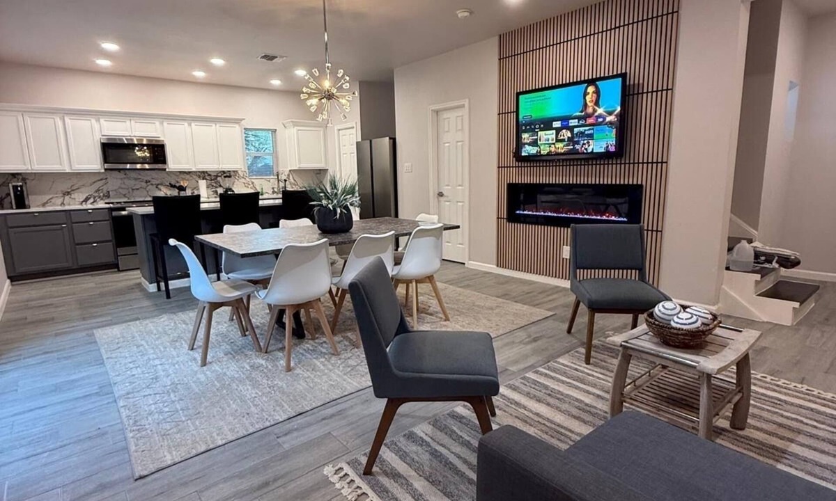 Five Points House | Charming townhome downtown san antonio
