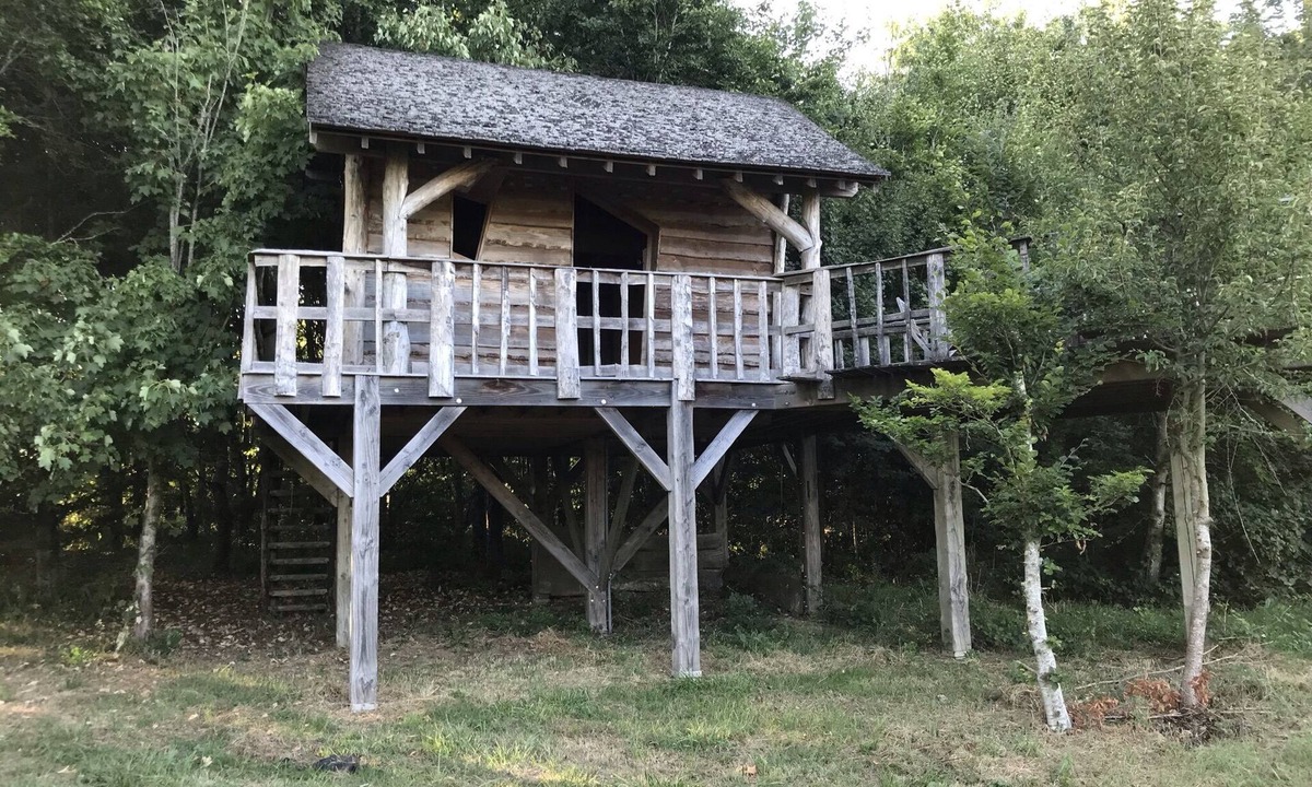 Essay Cabin | Charming tree house in Normandy