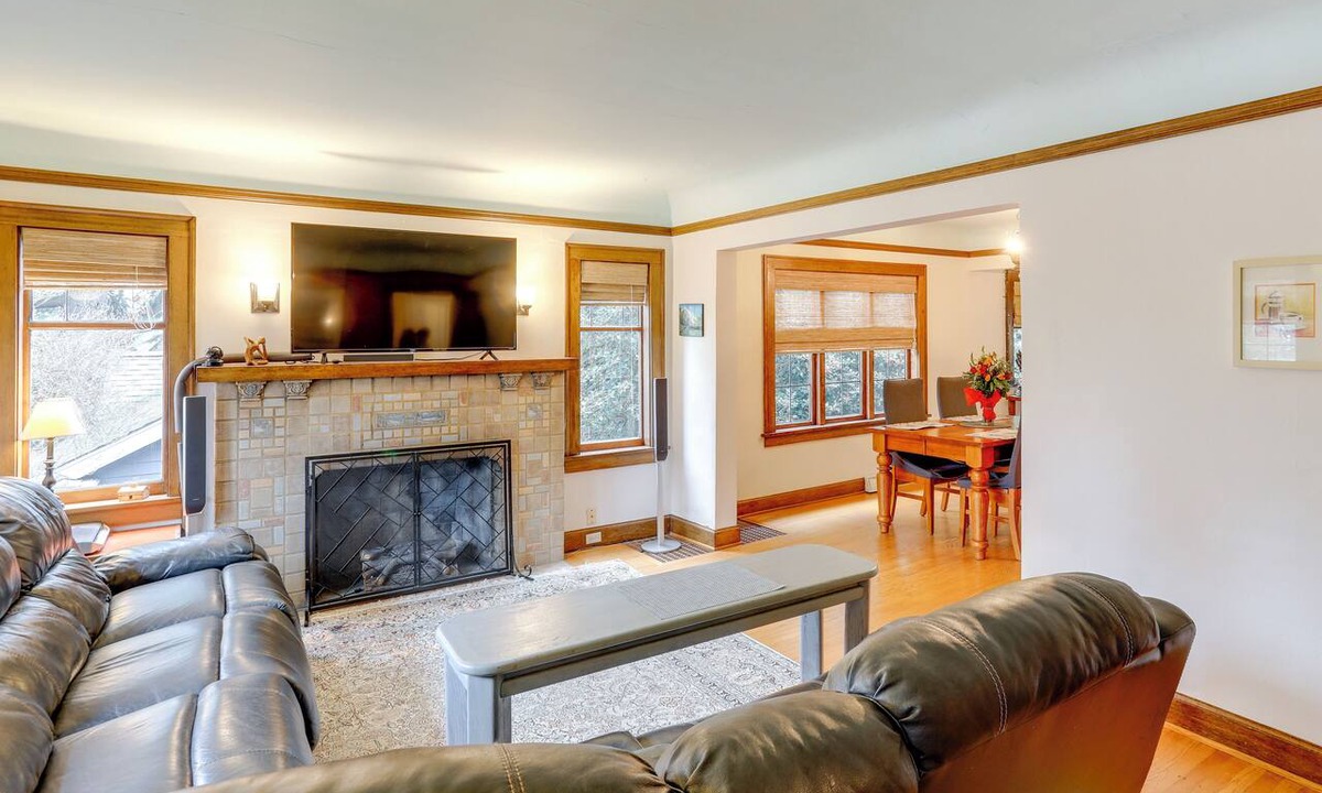 Greenwood Apartment | Charming Tudor-Style Apt Near Green Lake!