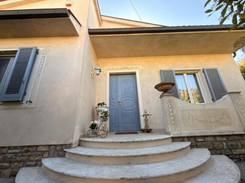 Capannoli Villa | Charming Tuscan Home - Near Pisa, Volterra and Wine Tours