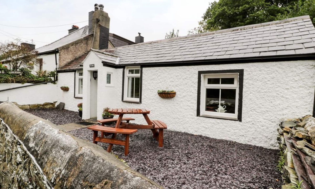 Llanberis Cottage | Charming Ty Coed Retreat in Llanberis