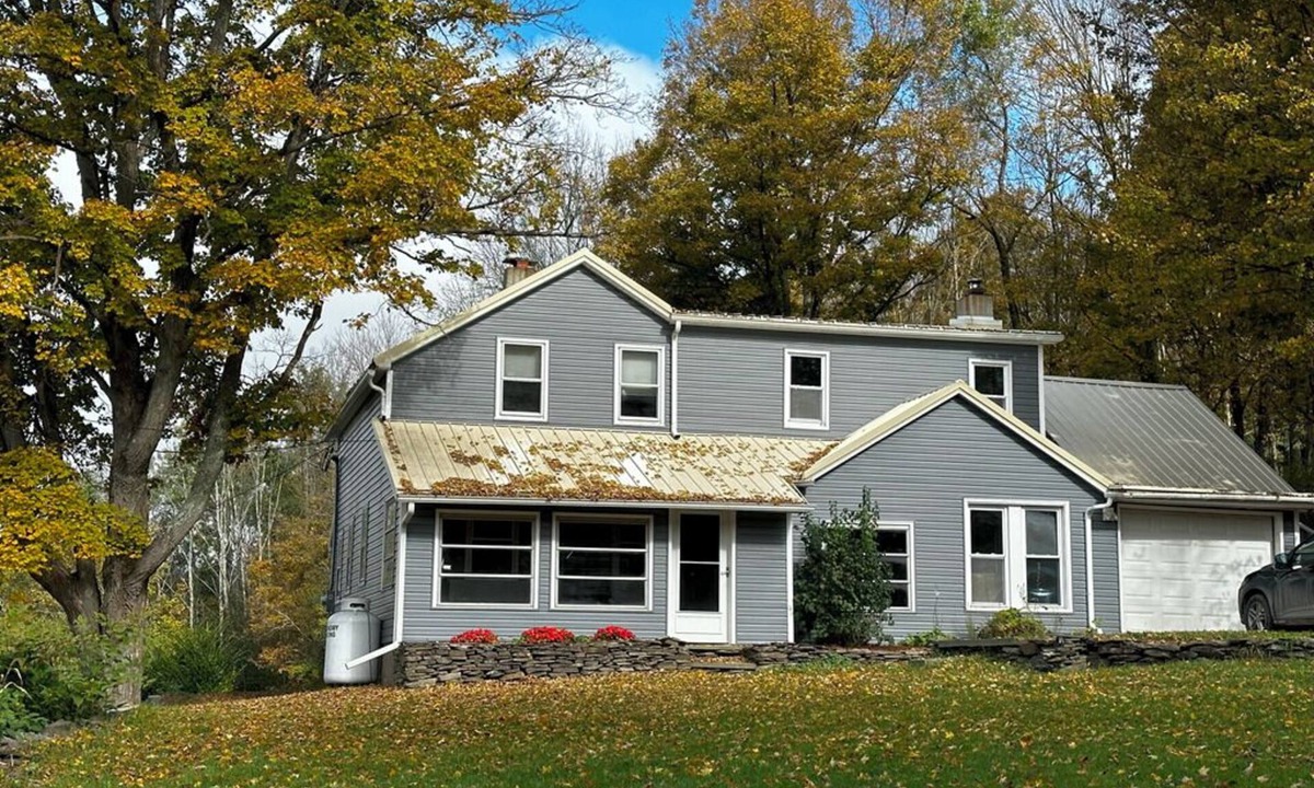 Morton House | Charming, Unique and Peaceful 3-bedroom Farmhouse on 500 acres in Great Bend, PA