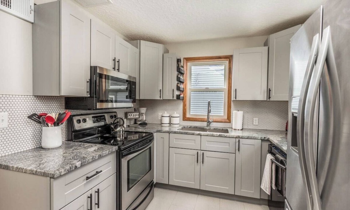 Sioux Falls House | Charming University Cottage, Prime Location