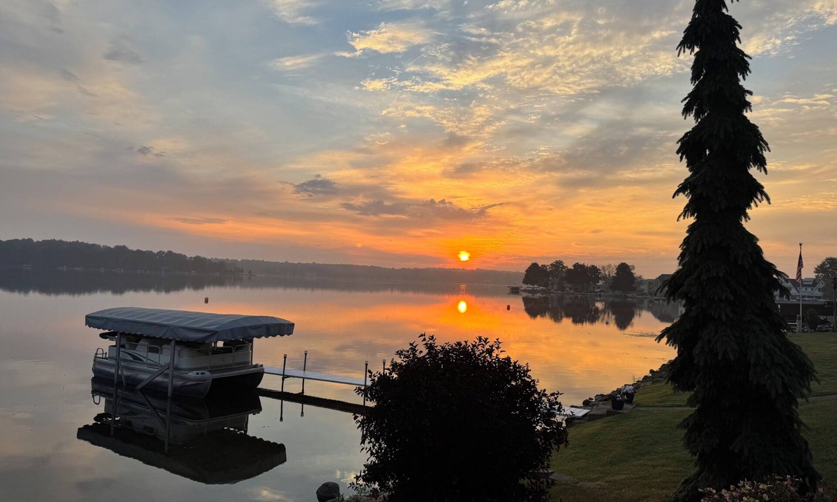 Fremont House | Charming updated 3-bedroom waterfront home on Lake George in Fremont IN with AC