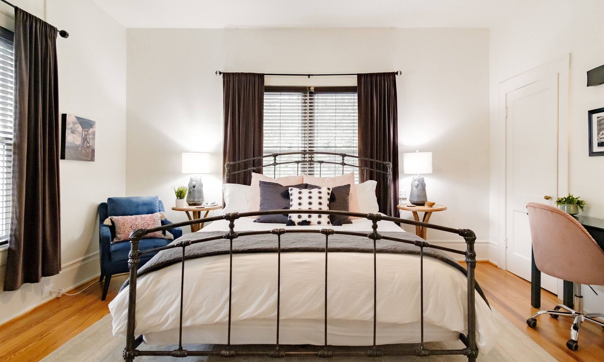 Crestline Heights Apartment | Charming Updated Loft with KING BED!