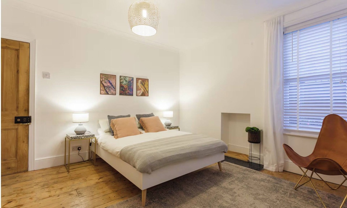 Shirley Apartment | Charming Victorian Garden Apartment | Private Kitchen & Bathroom | King Bed