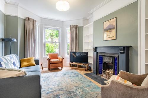 Ormeau House | Charming Victorian Home Near Ormeau Park