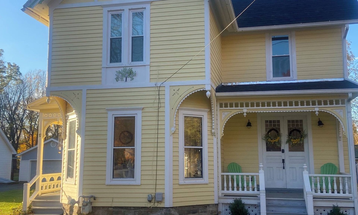 Nunda House | Charming Victorian next to Letchworth State park and Stony Brook.
