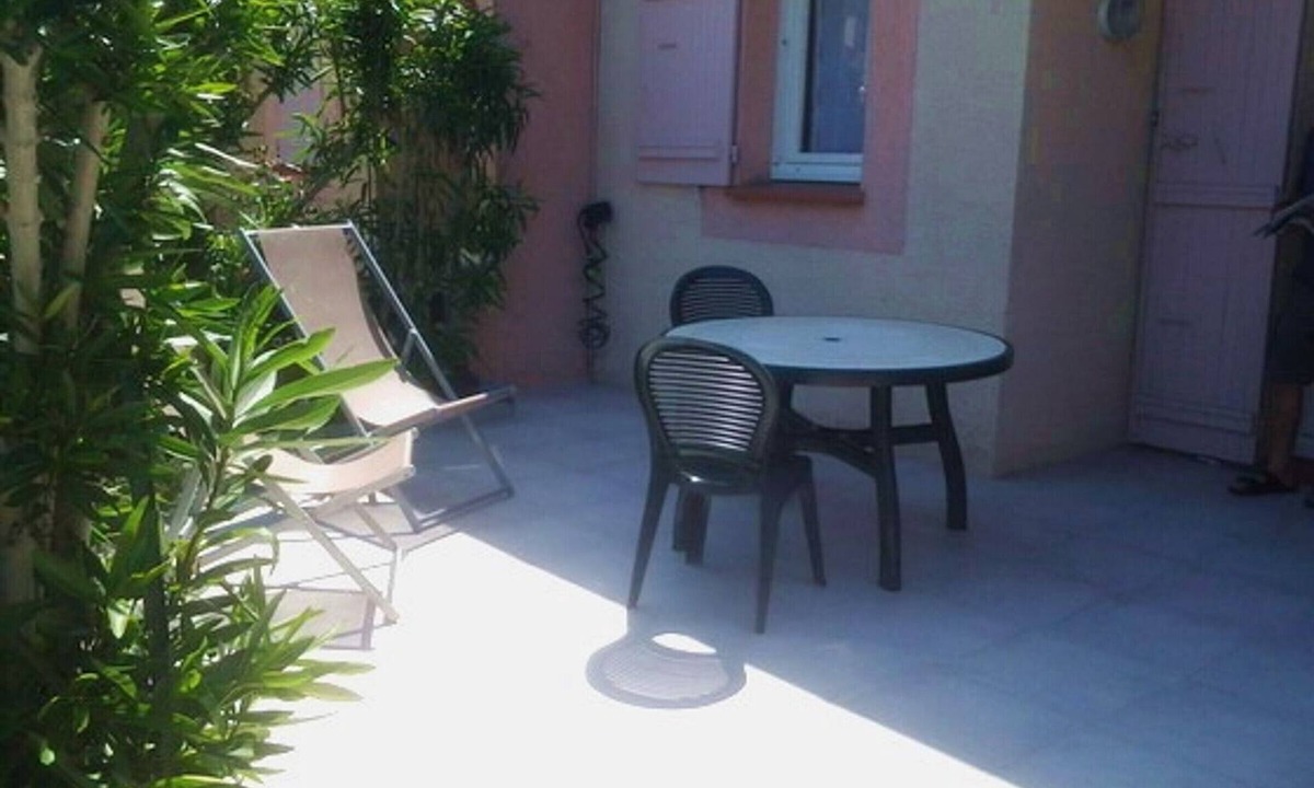 Argeles-sur-Mer Villa | Charming Villa: A/C, 3 Rooms, Sleeps 5, Near Beach & Center