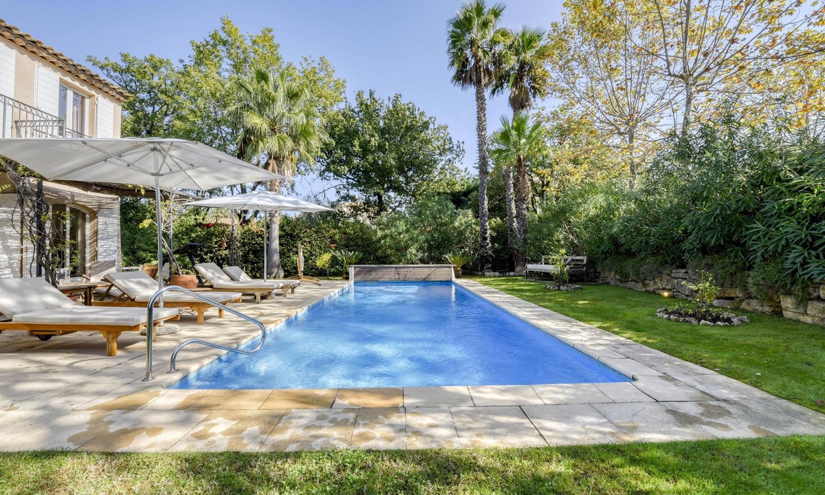 Cote d'Azur- French Riviera House | Charming Villa in a guarded estate, beautiful private pool