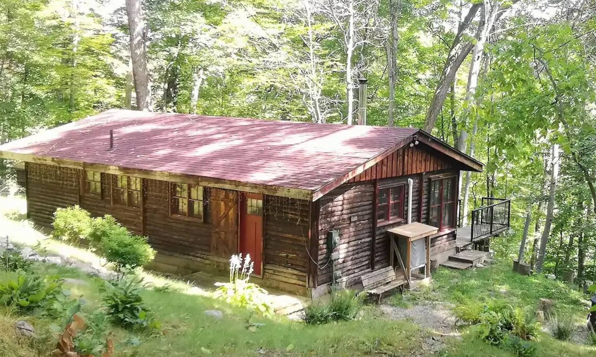 Greater Madawaska Cottage | Charming waterfront cottage @serene natural beauty