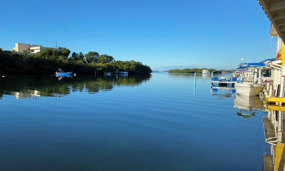 La Parguera House | Charming waterfront beach house in La Parguera, private parking and boat parking