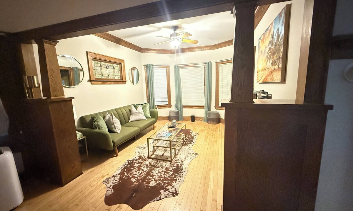 West Allis House | “Charming West Allis Stay 3BR Quiet Block, Close to It All!”