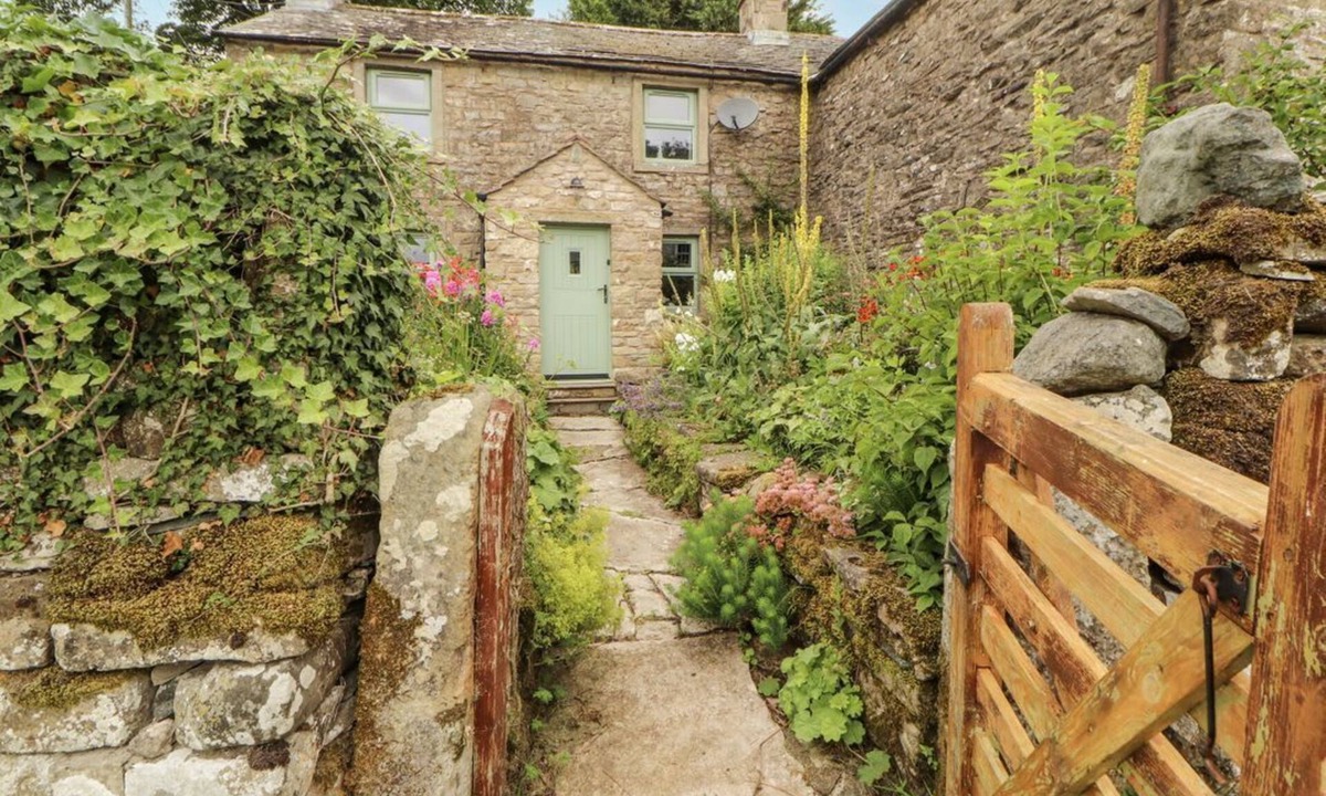 Bretherdale Cottage | Charming White House Retreat in Keld