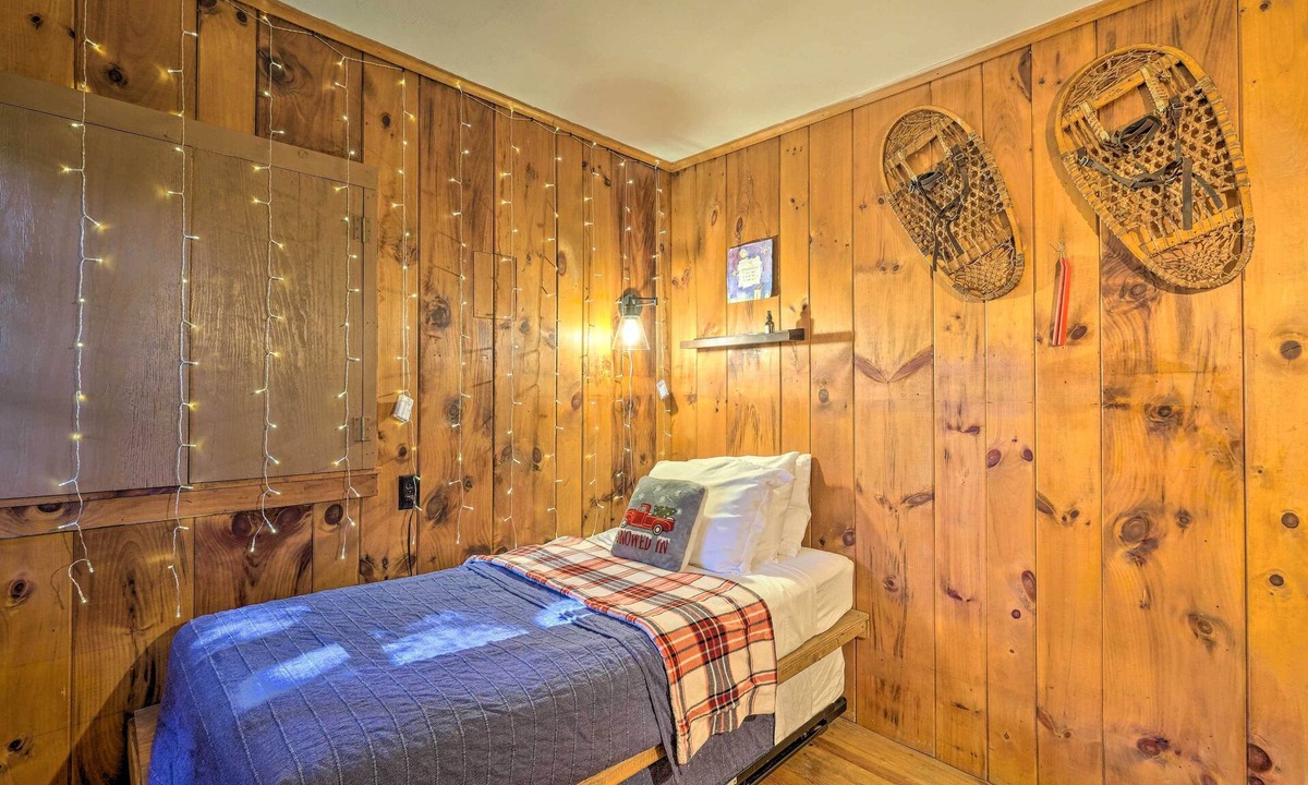 Wilmington Cottage | Charming Wilmington Cabin, 8 Mi. to Mt Snow!