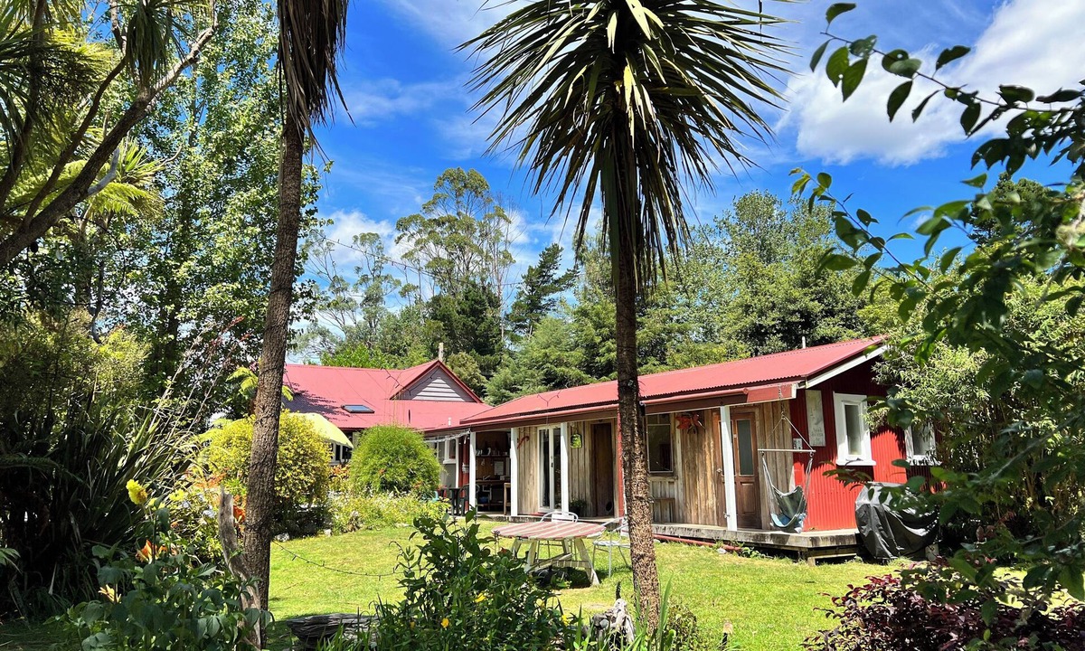 Kumara Villa | Charmingly restored villa at Greenstone Retreat