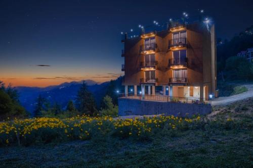 Kufri Apartment | Charvi Regency I Vacations I Conference I Mice I Family Events I Open Air Terrace I Sky Bonfire I Wooden Rooms With Pvt Balconies I Charvi Retreat by Exotic Stays