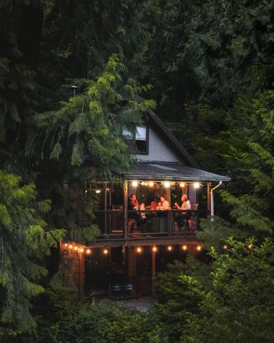 Lime Kiln House | Chase's River Cabin - Hot-tub Firepit & Fireplace