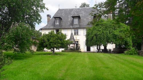 Naves House | Chateau De Chaunac