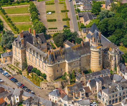 Durtal Bed & Breakfast | Chateau de Durtal