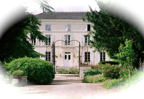 Mesnac House | Chateau De Mesnac