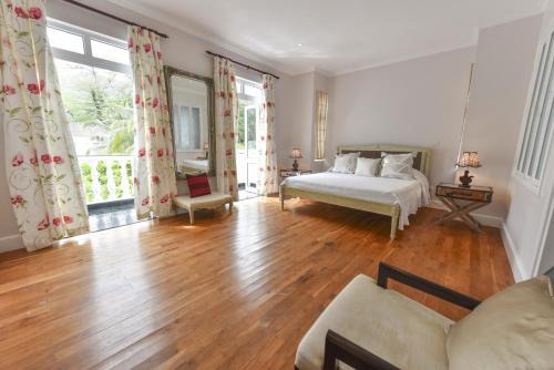 Beau Vallon Hotel | Chateau Elysium