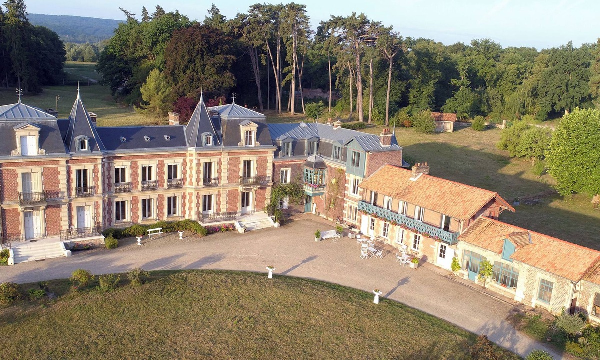 Chevrieres Bed & Breakfast | Chateau le Quesnoy
