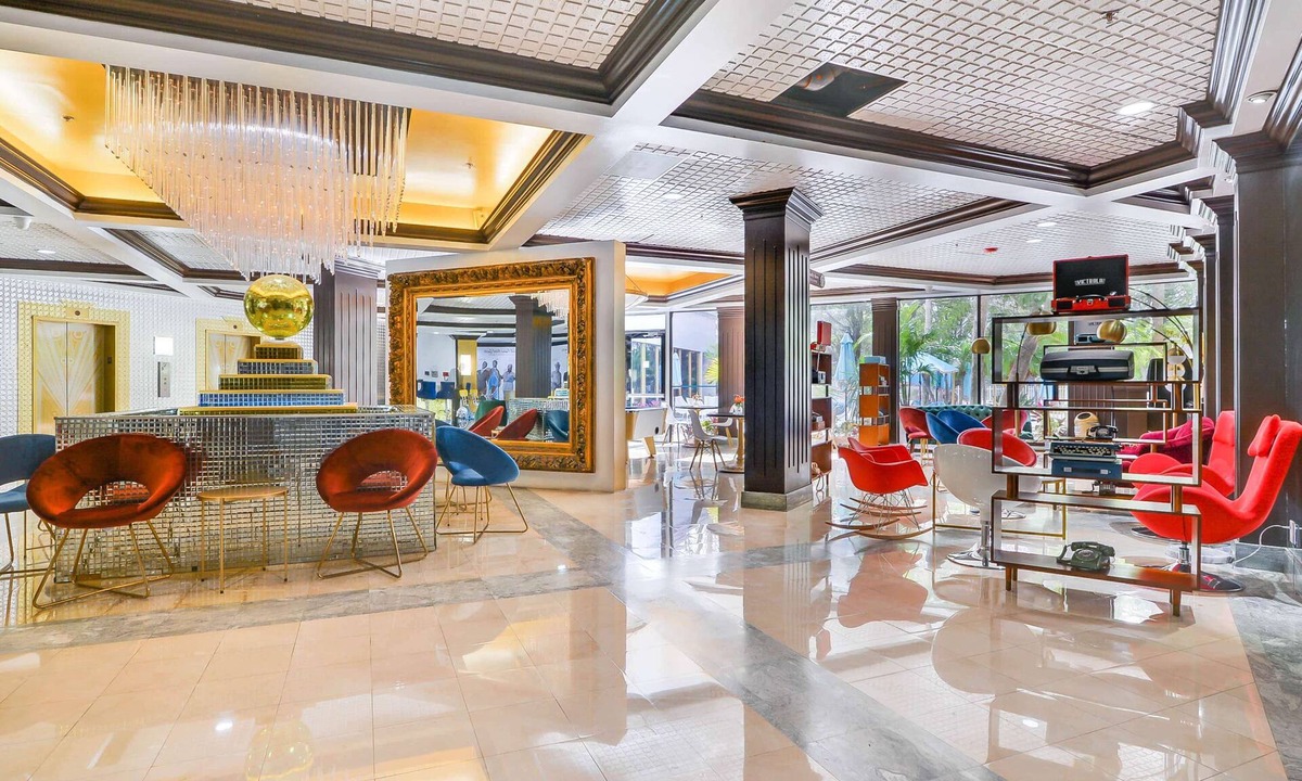 Inverrary Hotel | Chateau Mar Golf Resort, Trademark Collection by Wyndham
