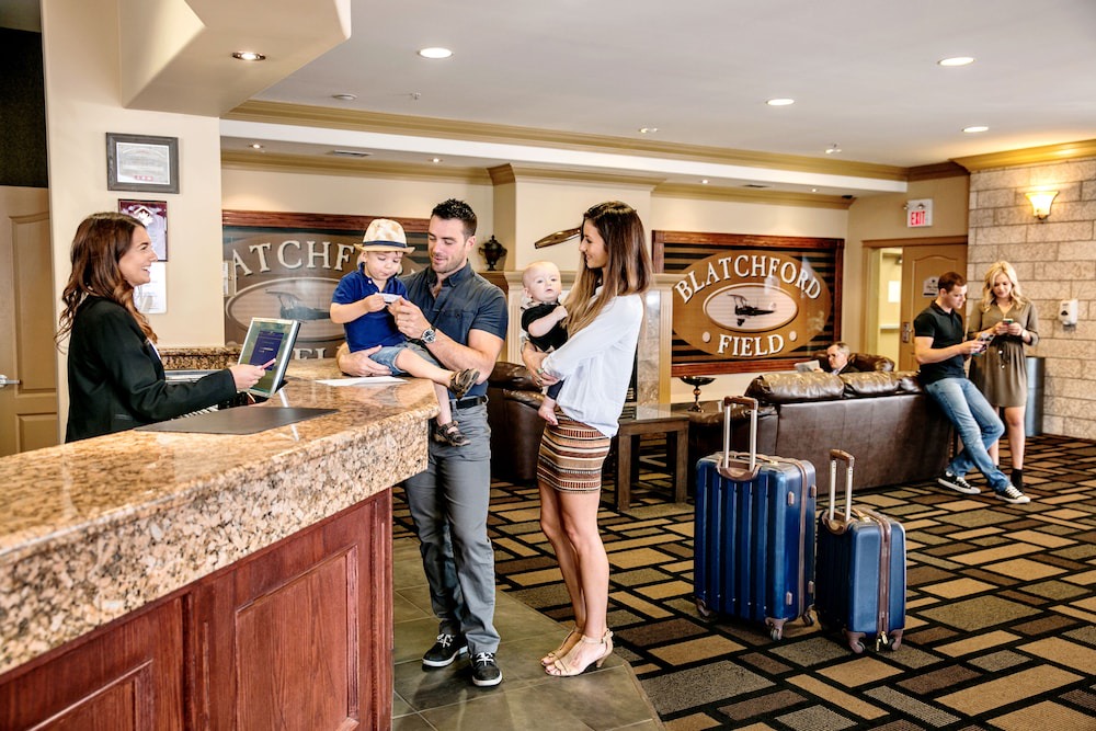 North Central Edmonton Hotel | Chateau Nova Kingsway