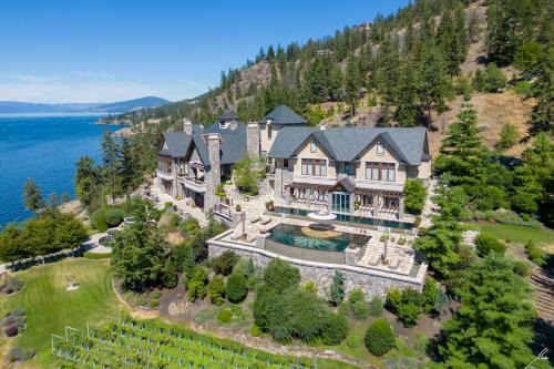 Central Okanagan Bed & Breakfast | Chateau Okanagan