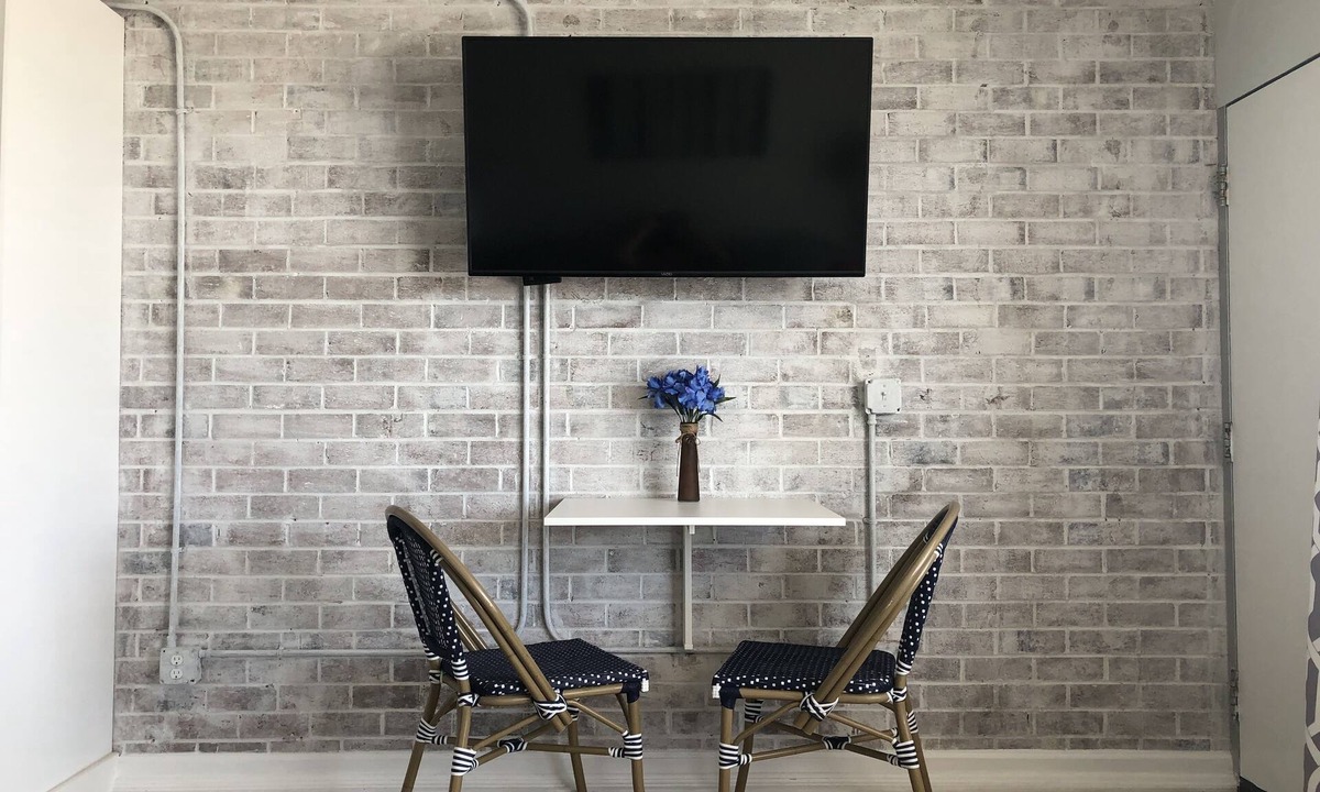 Atlantic Beach Apartment | Chateau Relaxo- Remodeled Pool View Condo with Direct Beach and Sound Access