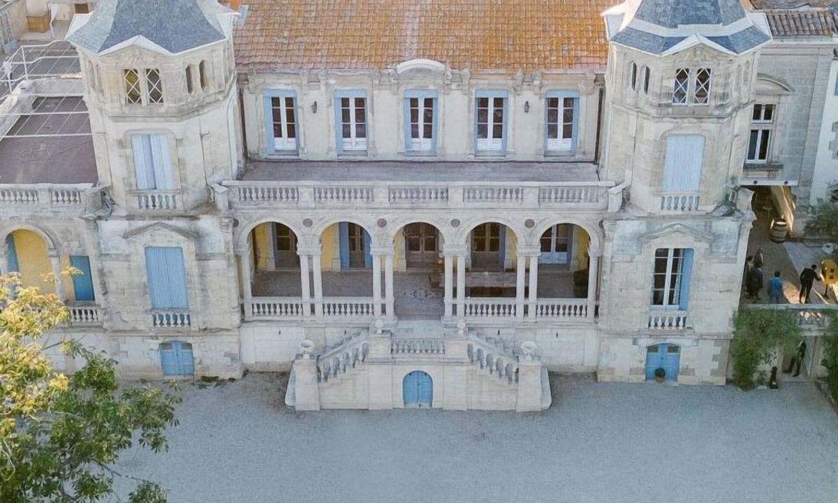 Saint-Thibery Hotel | Chateau Sainte Cecile