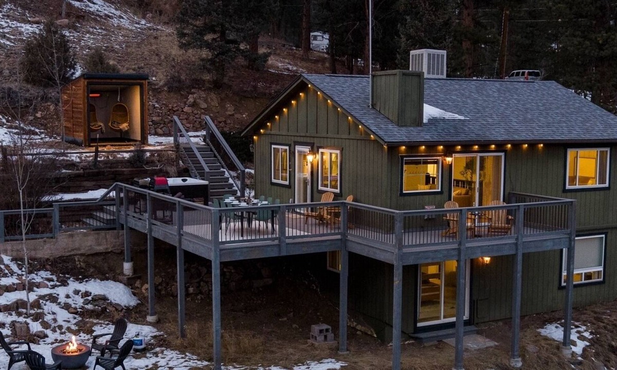 Bailey Cabin | Chateau Summit: Cuddle Cabin, HotTub, Sauna, Pizza Oven, Fitness & Views