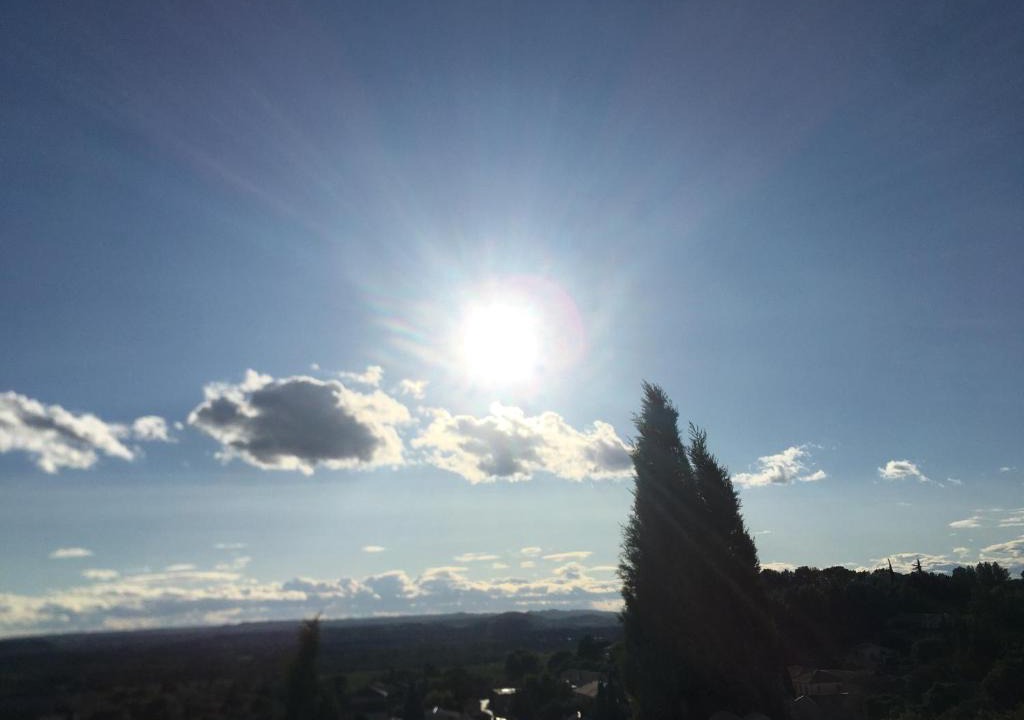 Chateauneuf-du-Pape House | Chateauneuf du Pape - Chez Marie-suite loft parentale - Idéale pour 2 adultes - 2 enfants - vue panoramique - terrasse - Jacuzzi en option