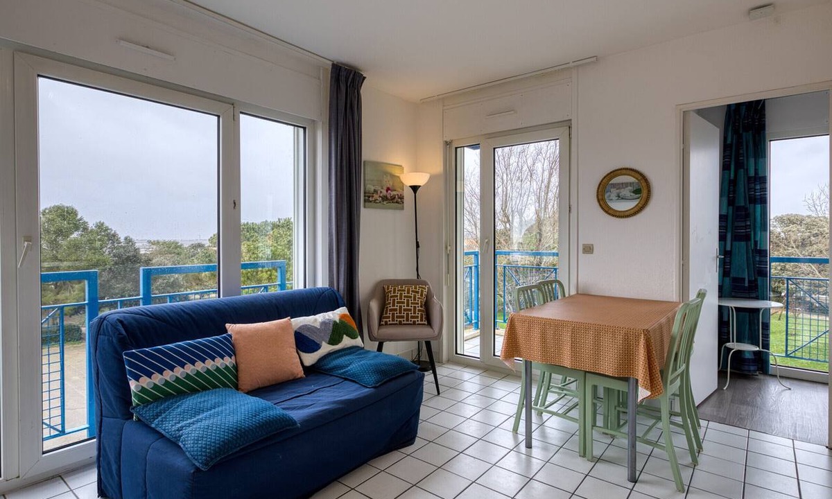 Quartier du Casino Apartment | Châtelaillon-Plage: Sea view apartment for 2 with pool