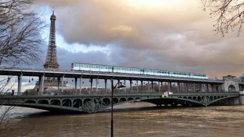 Chatillon Hotel | Chatillon Citea Capsule Chambre chez l'habitant Chatillon métro pour nuitée avec accès direct Paris centre et Espace limité en journée Paris sans nuitée accès limité 8h00-19h00 pour dépôt bagages