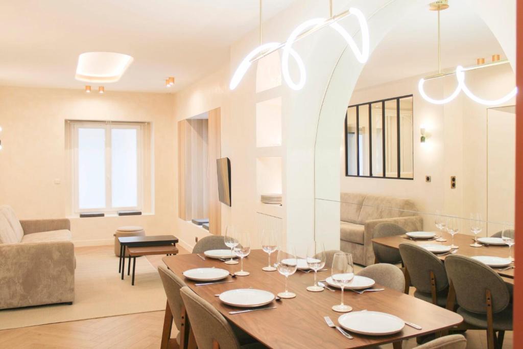Belleville Apartment | Chaumont Paris Suite