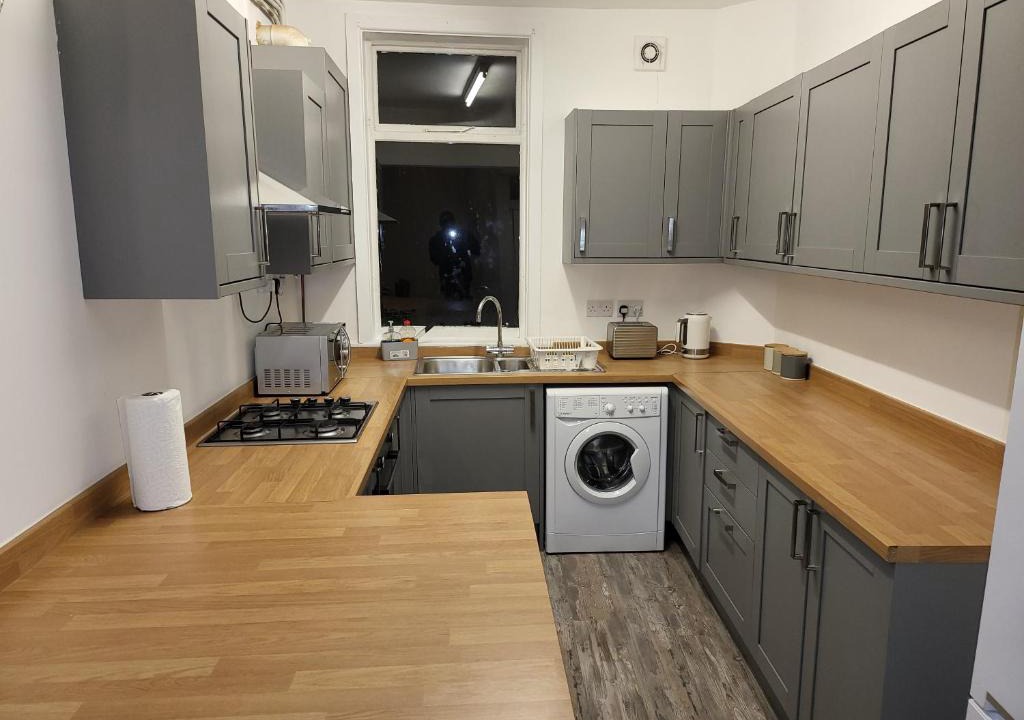 Cheadle House | Cheadle village
