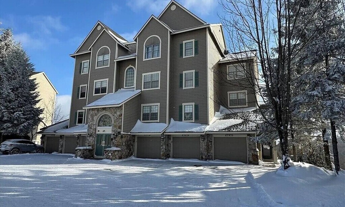 Seven Springs Condo | Check in Early! 3-bedroom condo in awesome Champion with AC, Wi-Fi, and Fun!