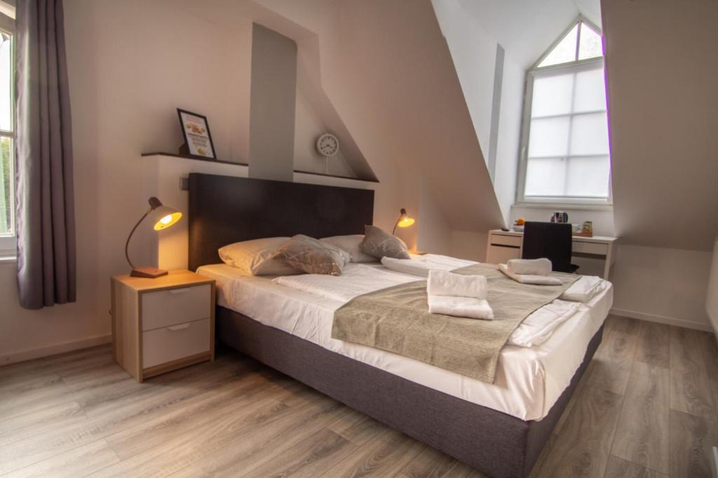 Schoeneweide Hotel | Check In Hotel