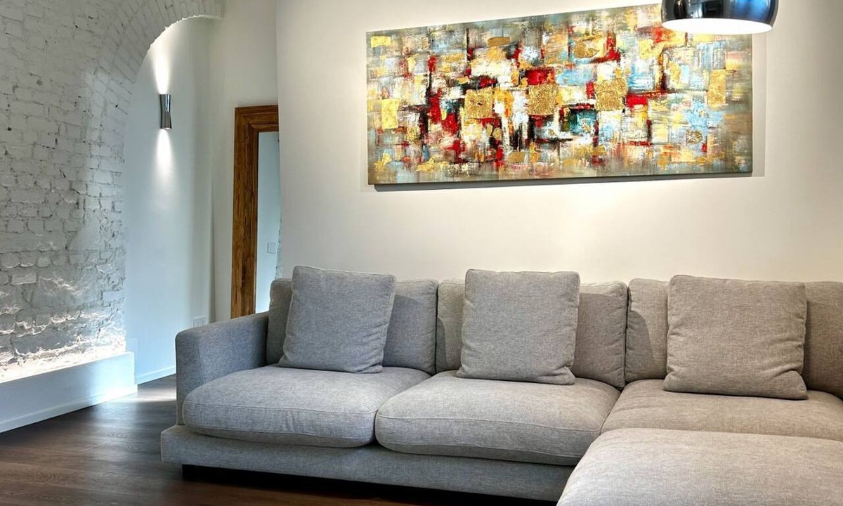 Washington Apartment | Check in information:You won’t need to meet anyone to access the apartment. Before arrival, you will receive a link to access the Guest Portal, where you can complete the self check-in directly from your phone by entering the ID details of all guests a