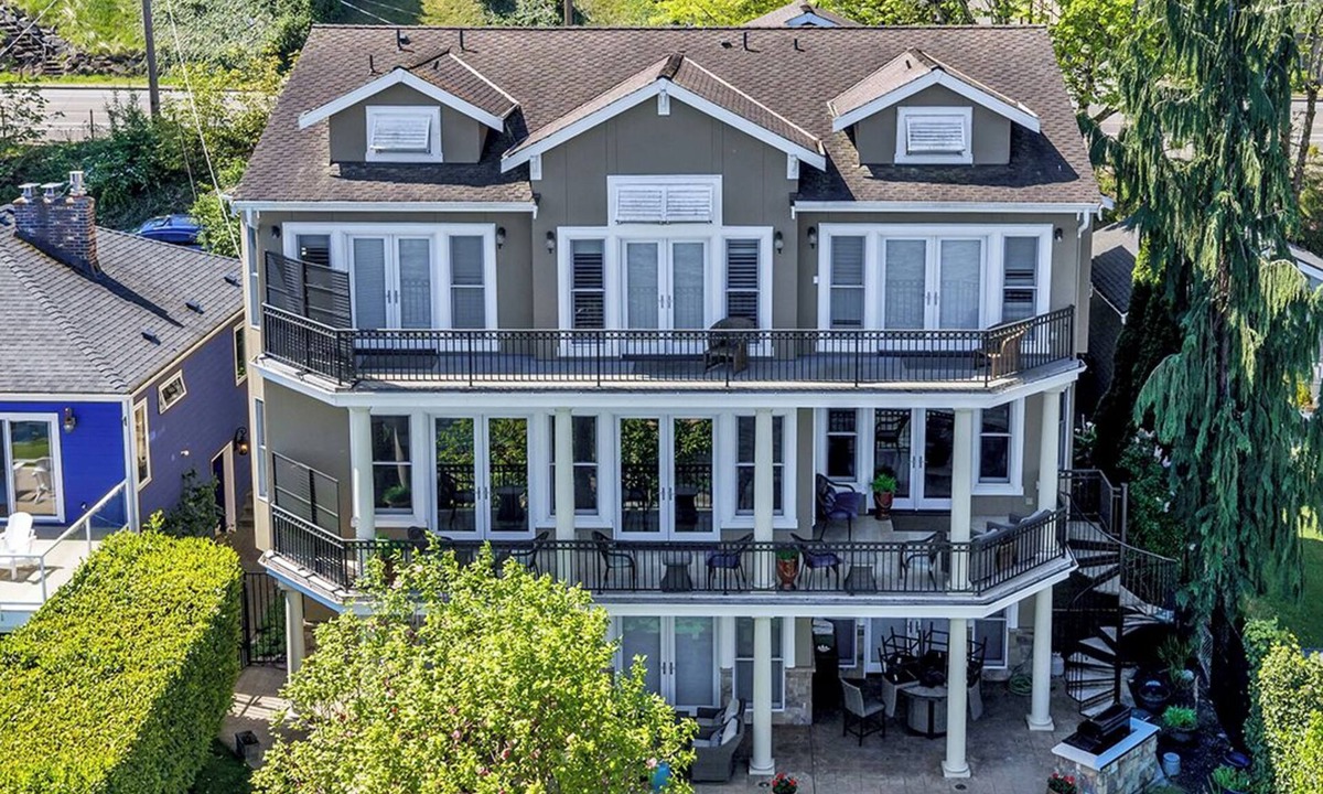 Bryn Mawr-Skyway House | Check out or SPECIAL’s @ Bella Vita sleeps 20, chef's kitchen, option add 2 bd !