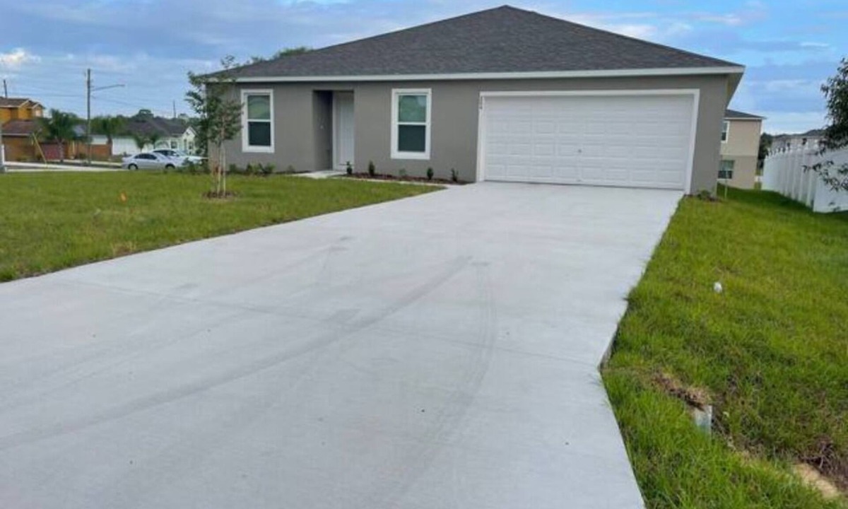Fedhaven House | Cheerful 4 Bedrooms New Construction Home