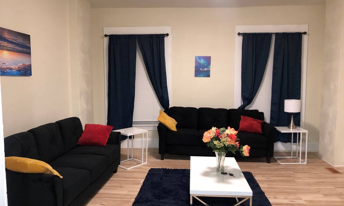 Park Circle House | Cheerful 5 Bedrooms Vacation Family Home