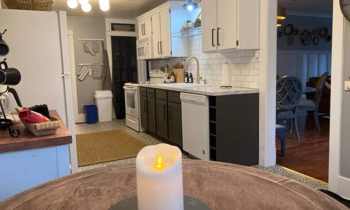 Sheridan Cottage | Cheerful Courthouse Cottage in Sheridan, WY