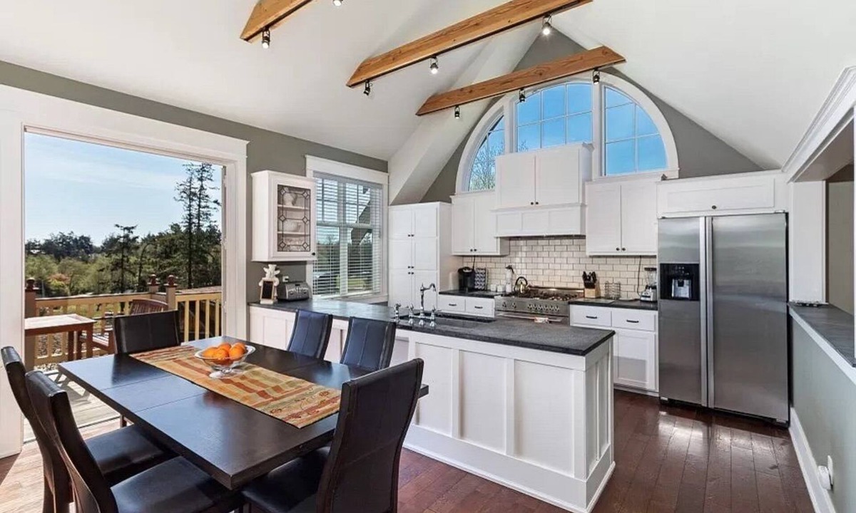 Friday Harbor Cottage | Chef's Kitchen, Salish Sea View, EV Charger: This is The Cottage on Cedar Street