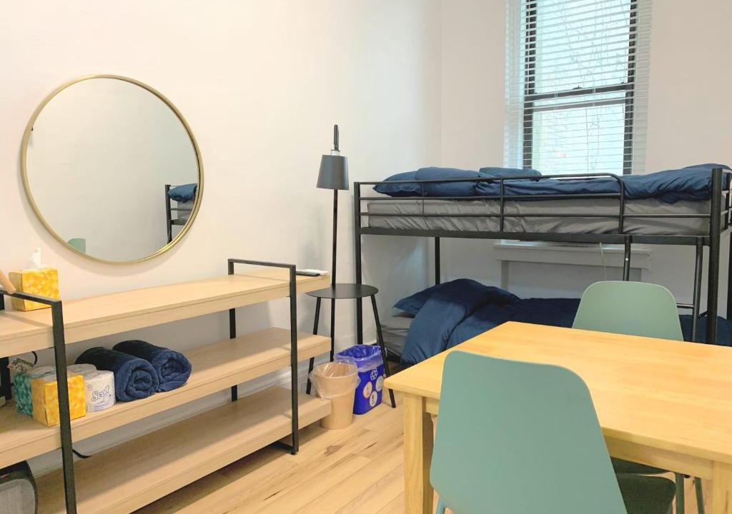 Chelsea Apartment | Chelsea Studio-Shared Bathroom with Kitchen Twin Bunk Bed