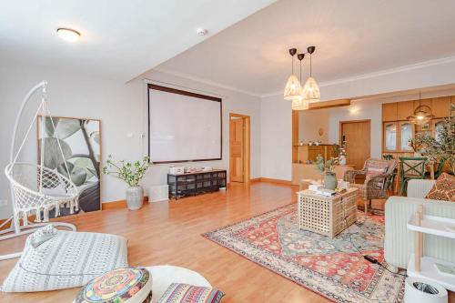 Hejiang Pavilion Apartment | ChengDu Jinjiang District Dongmen Daqiao subway station.